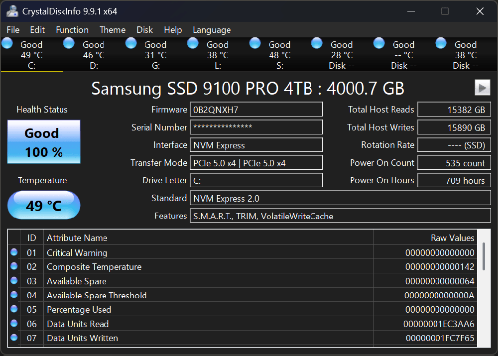 CrystalDiskInfo dark theme reporting drive health and temperature